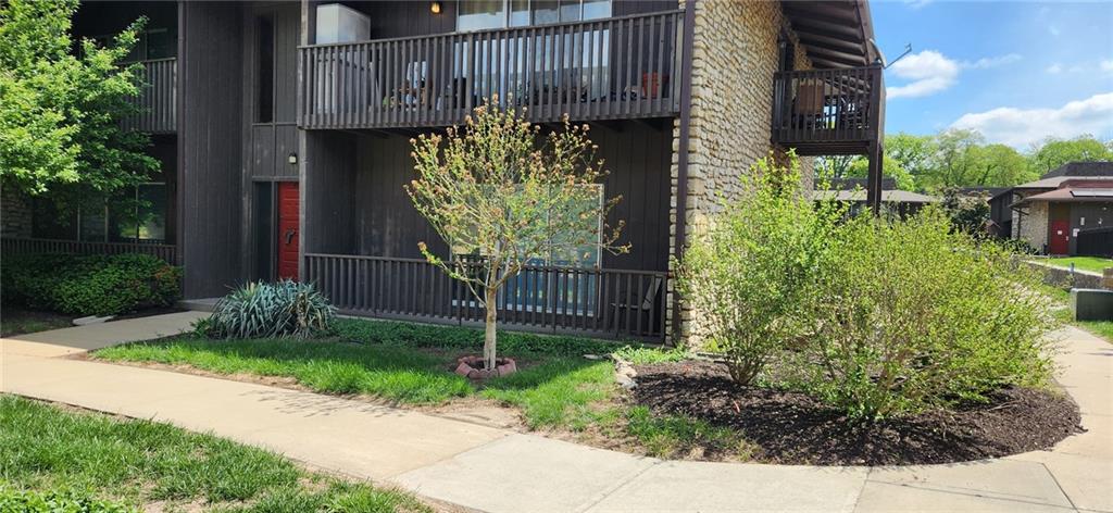 Photo of 419 W 104th Street #B Kansas City MO 64114
