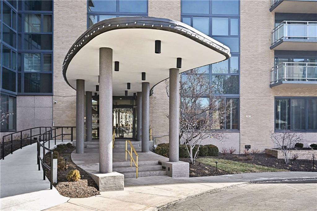 Photo of 4545 Wornall Road #610 Kansas City MO 64111