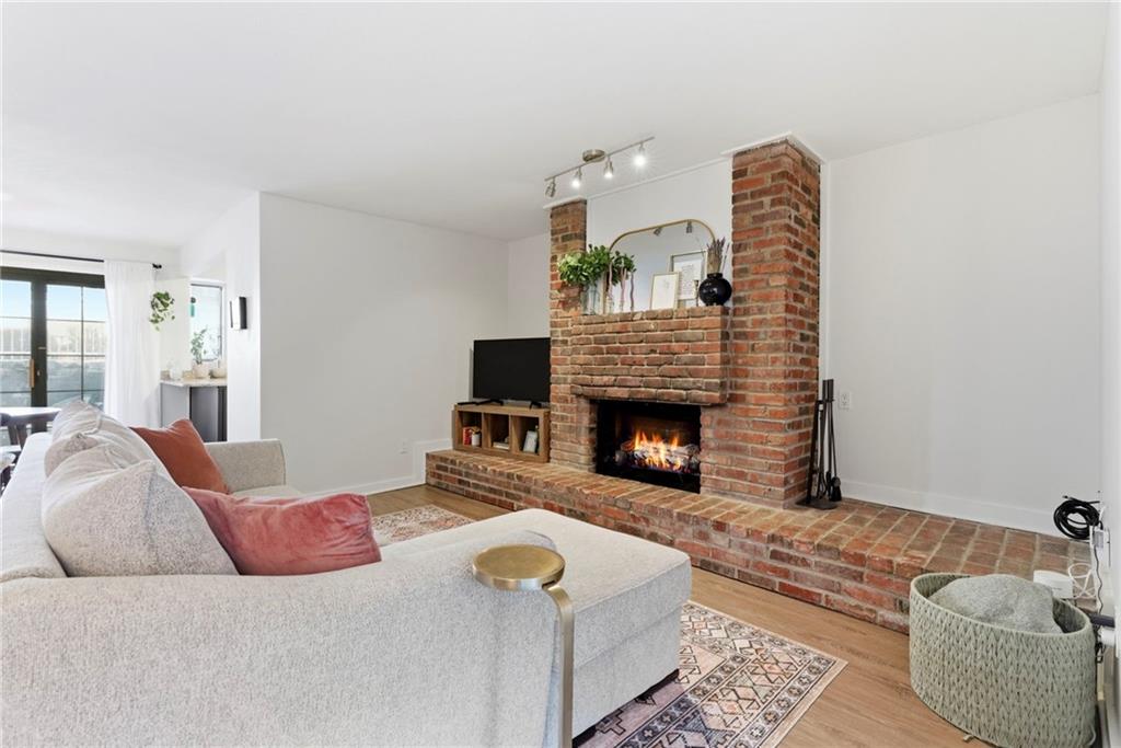 Photo of 4056 Warwick Boulevard ##7 Kansas City MO 64111