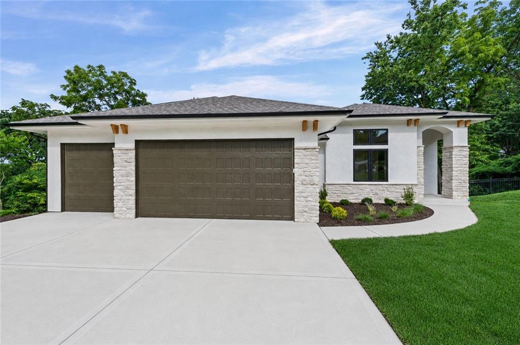 Photo of 10410 River Hills Drive Parkville MO 64152