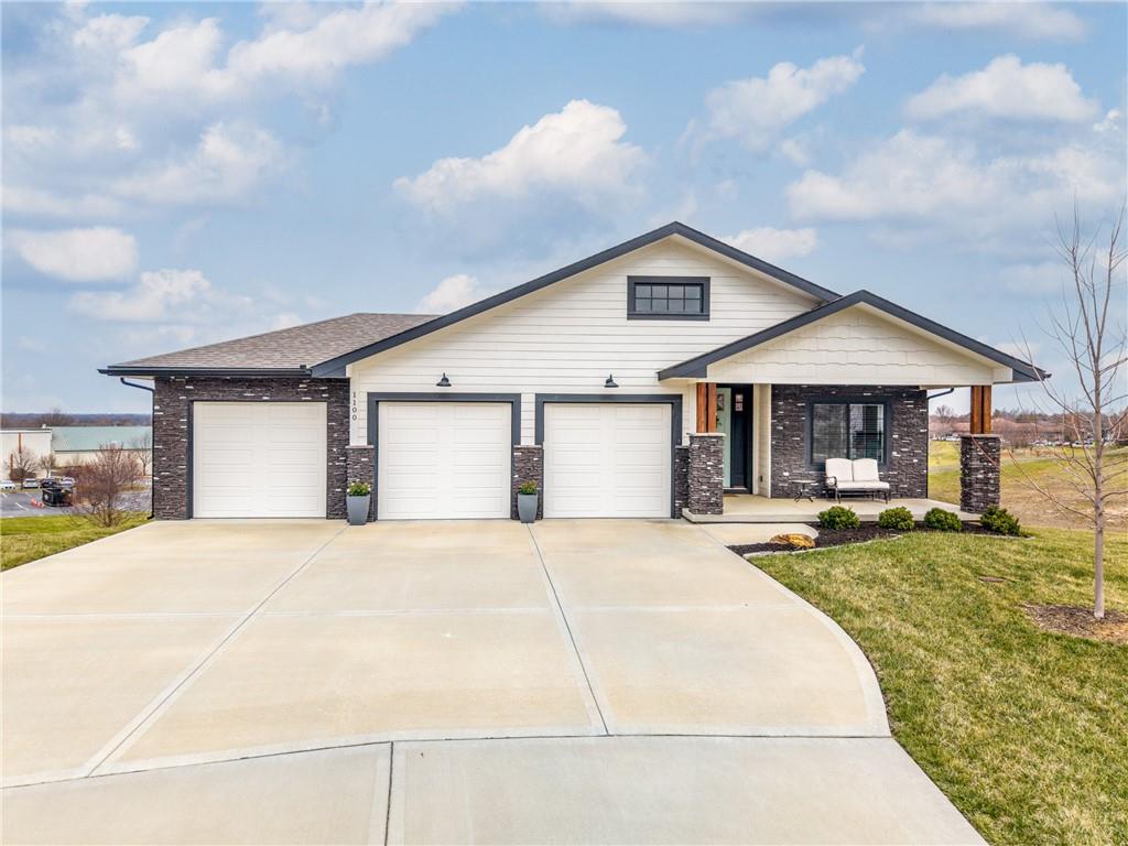 Photo of 1100 NE Goshen Court Lee's Summit MO 64064