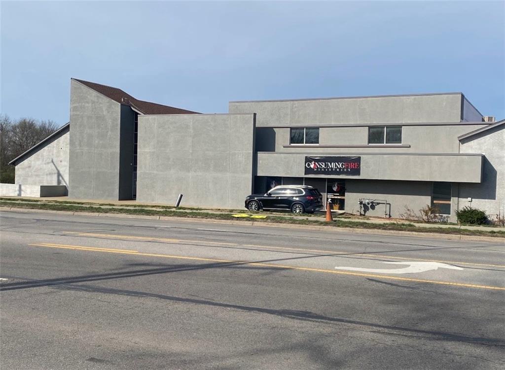 Photo of 10306 Blue Ridge Boulevard Kansas City MO 64134