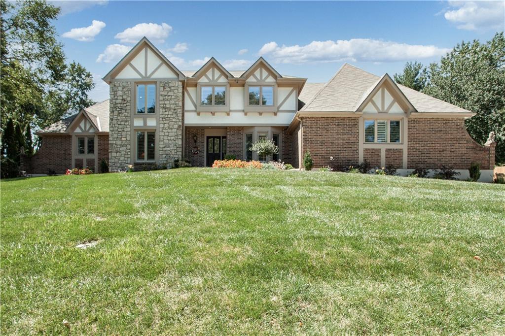 Photo of 1303 NW Hawk Creek Drive Blue Springs MO 64015