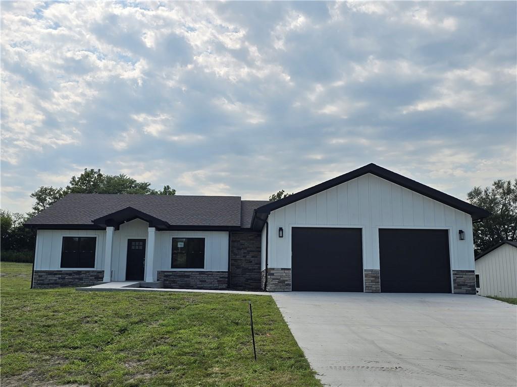 Photo of 1005 George Court Effingham KS 66023
