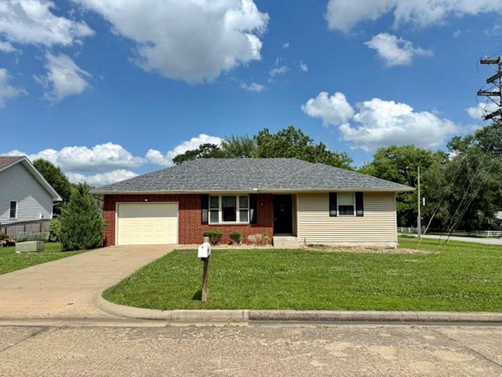 Photo of 1409 Schrock Drive El Dorado Springs MO 64744