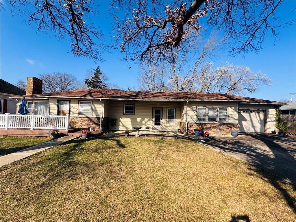 Photo of 427 N Oak Street Garnett KS 66032