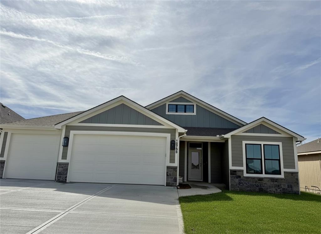 Photo of 13735 NW 70th Street Parkville MO 64152