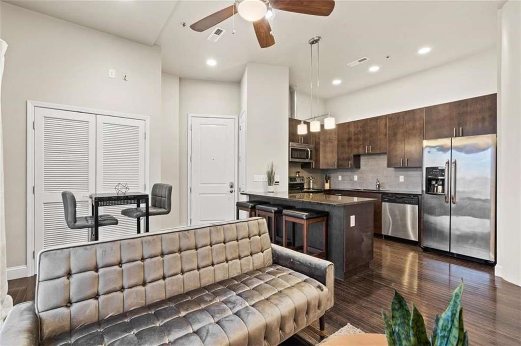 Photo of 2940 Baltimore Avenue #1001 Kansas City MO 64108