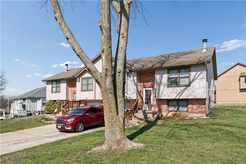 Photo of 112-114 Brookridge Drive Harrisonville MO 64701