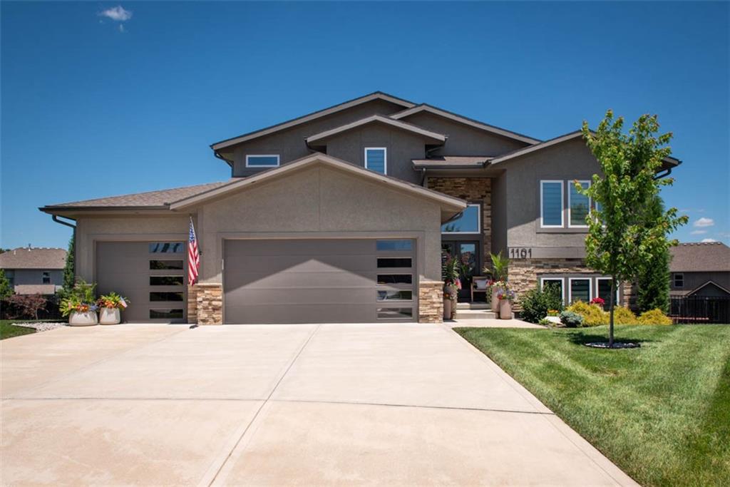 Photo of 1101 SW Brookside Court Lee's Summit MO 64064