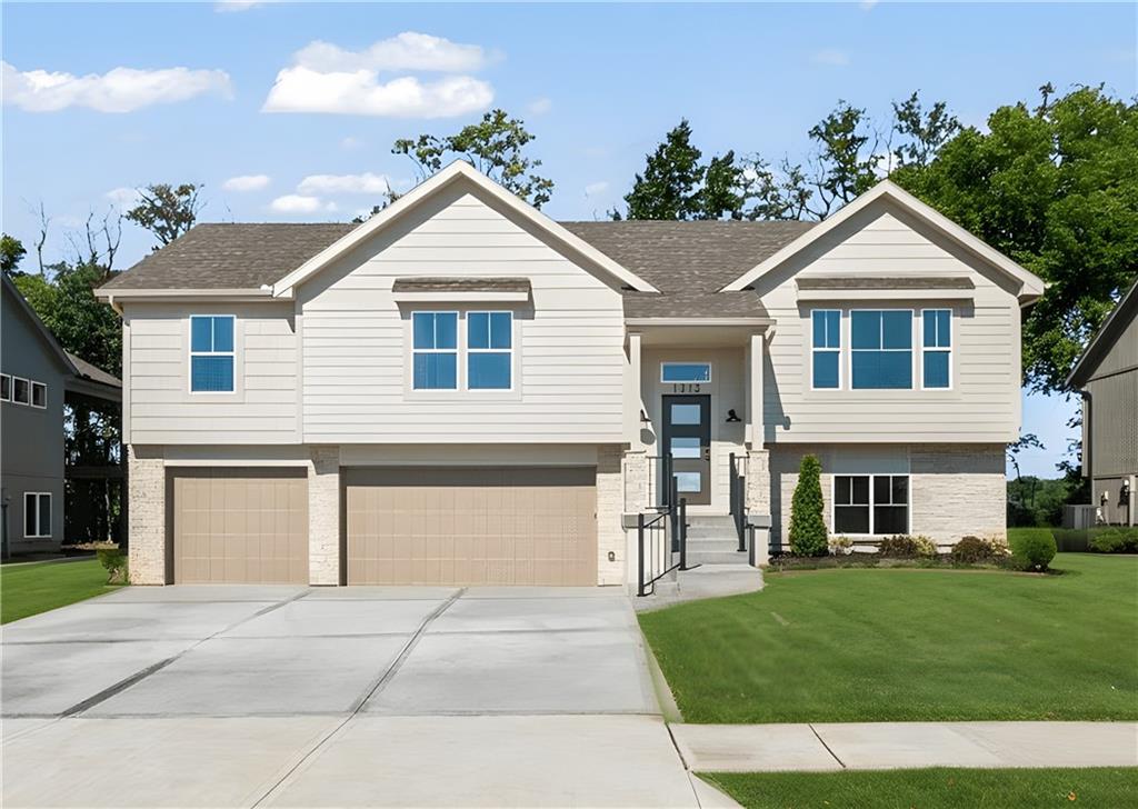 Photo of 1103 N Eli Lane Warrensburg MO 64093