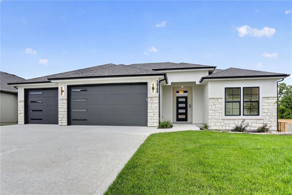 Photo of 13755 NW 70th Street Parkville MO 64152