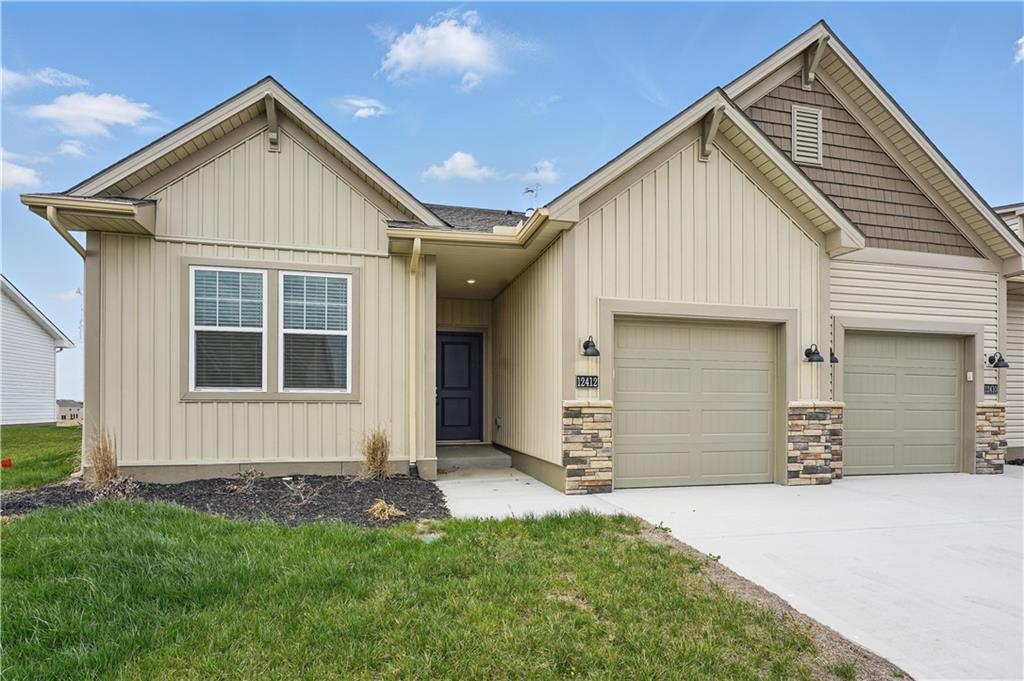 Photo of 12409 S Acacia Drive Lee's Summit MO 64086