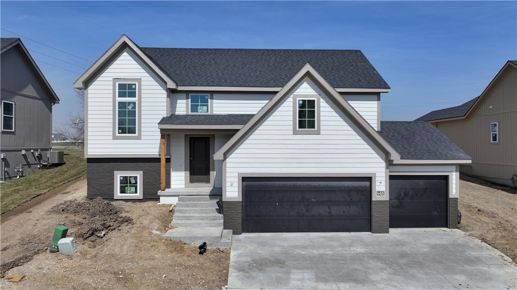 Photo of 6410 NW 98th Street Kansas City MO 64153