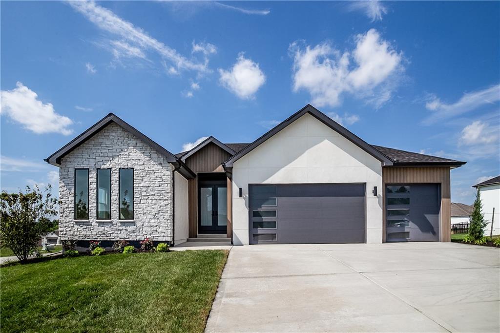 Photo of 2604 NE Crestview Street Blue Springs MO 64029