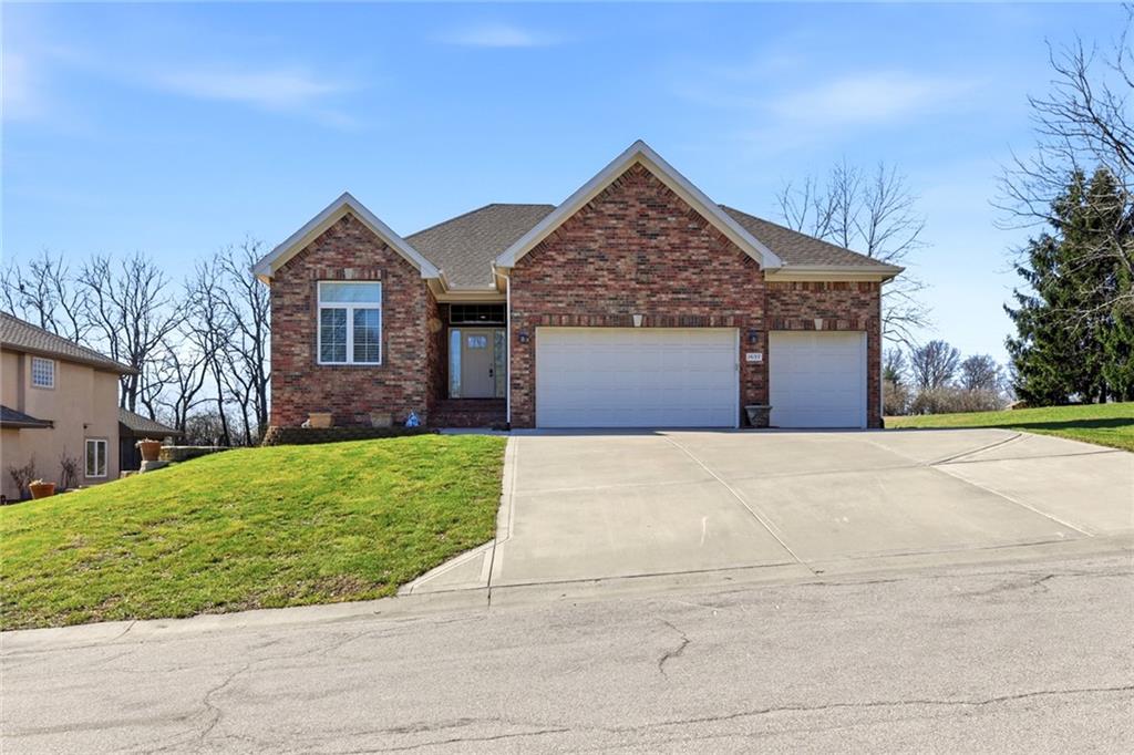 Photo of 1637 SW Hedgewood Lane Lee's Summit MO 64081