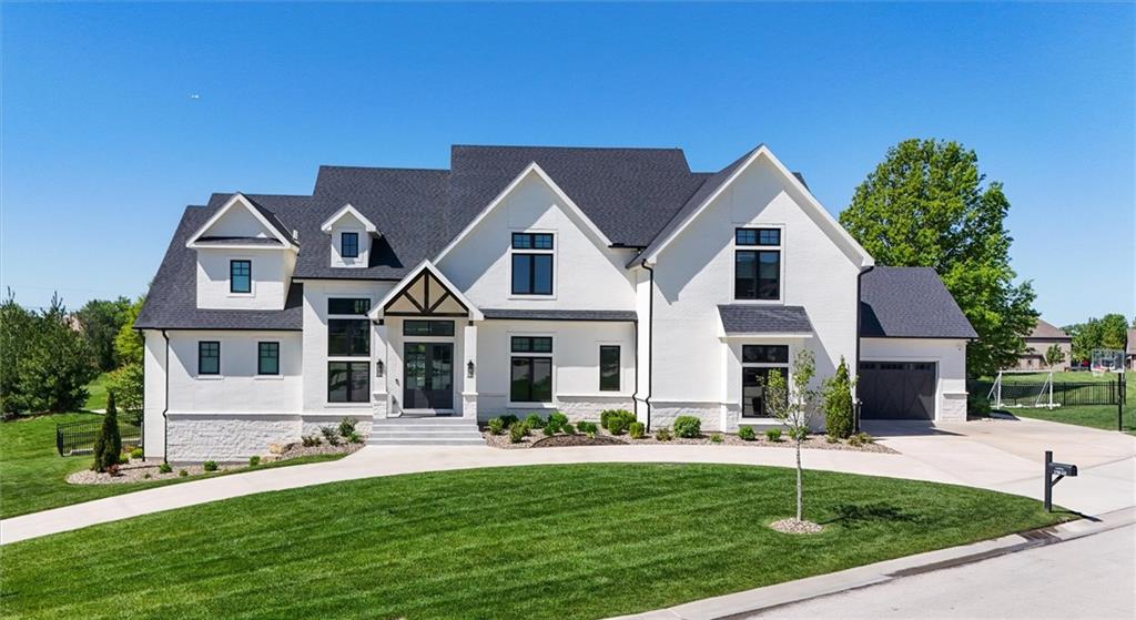 Photo of 15820 Oakmont Street Overland Park KS 66221