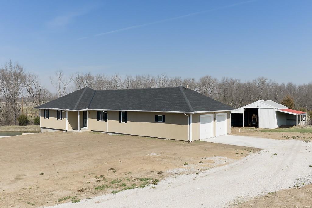 Photo of 18846 182nd Street Tonganoxie KS 66086
