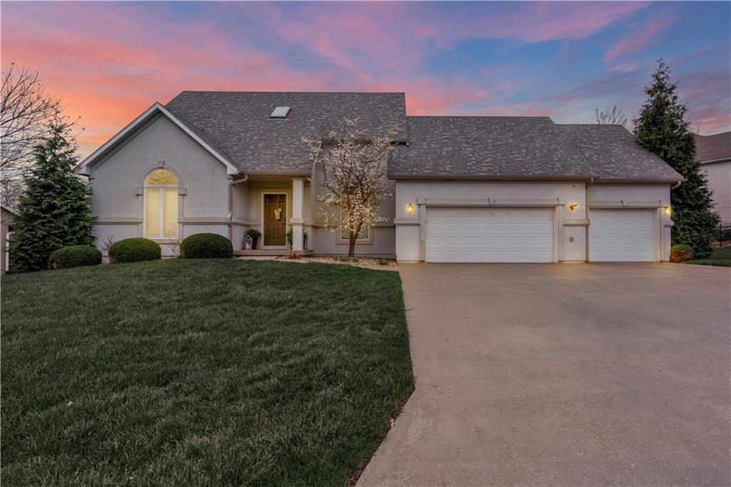 Photo of 110 Deerfield Drive Warrensburg MO 64093