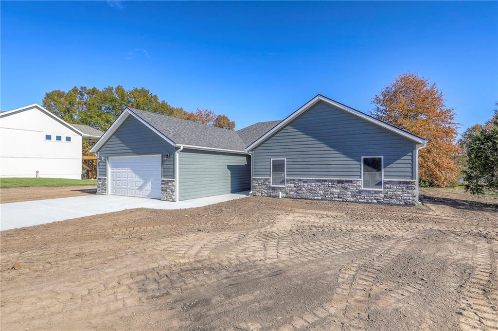Photo of 310 NE 51st Road Warrensburg MO 64093