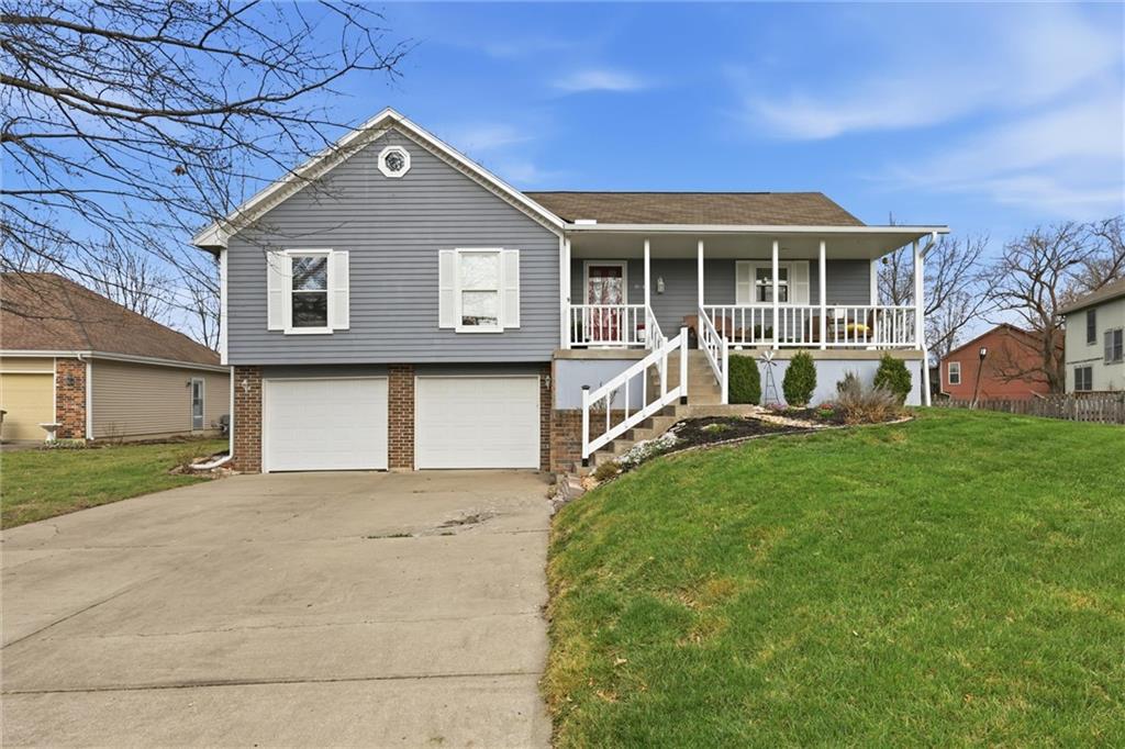 Photo of 814 S PARK Drive Raymore MO 64083