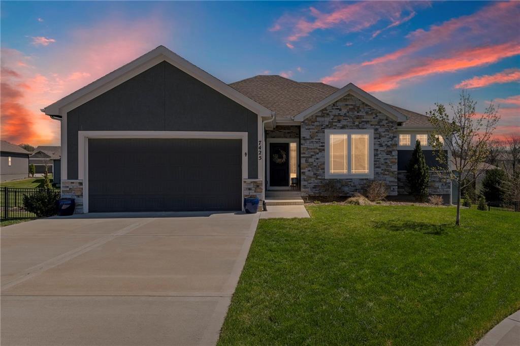 Photo of 7425 NW Douglas Court Parkville MO 64152