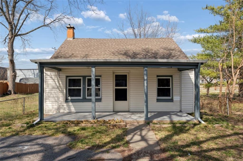 Photo of 206 W 81st Street Kansas City MO 64114