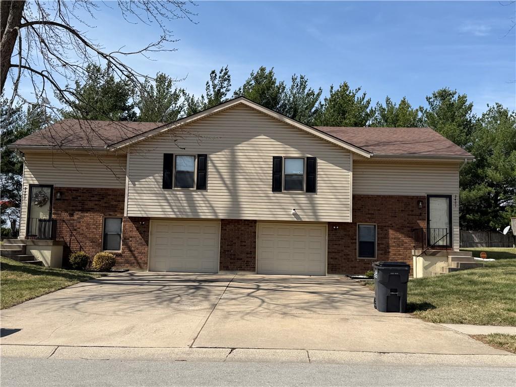 Photo of 2401 & 2403 SW 6th Street Blue Springs MO 64014