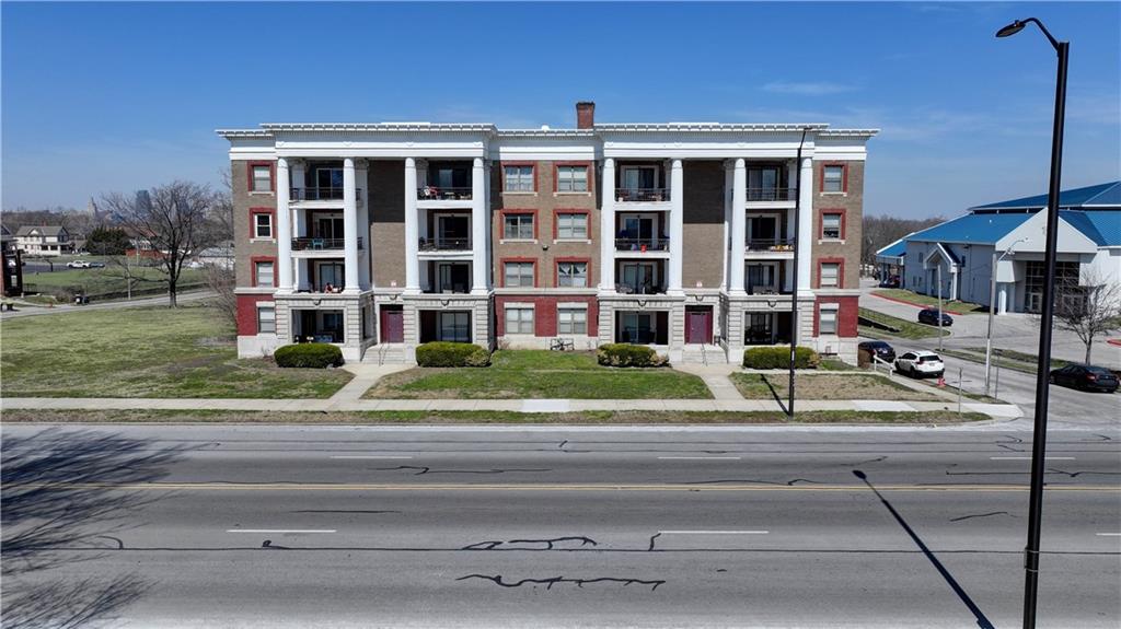 Photo of 1614 E Linwood Boulevard Kansas City MO 64109