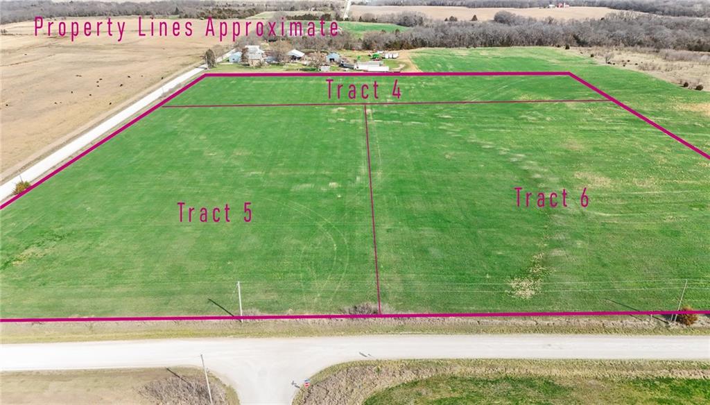 Photo of 18 E 1400 Road Baldwin City KS 66006