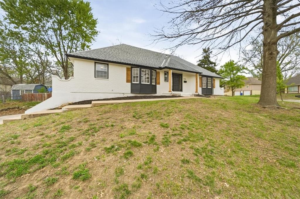 Photo of 12816 Overhill Avenue Grandview MO 64030