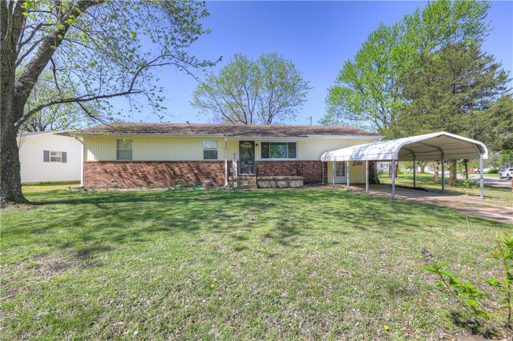 Photo of 521 Sunset Circle Columbus KS 66725