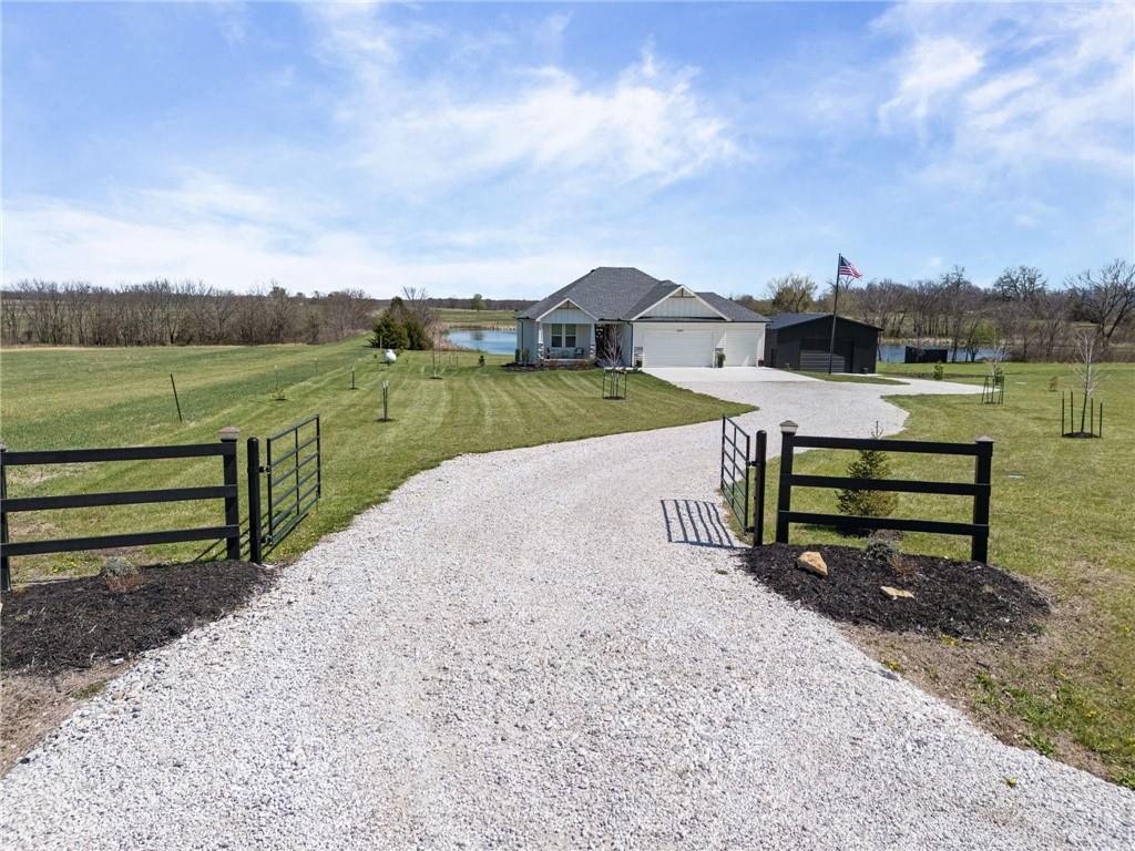 Photo of 20410 N 207th Street Tonganoxie KS 66086