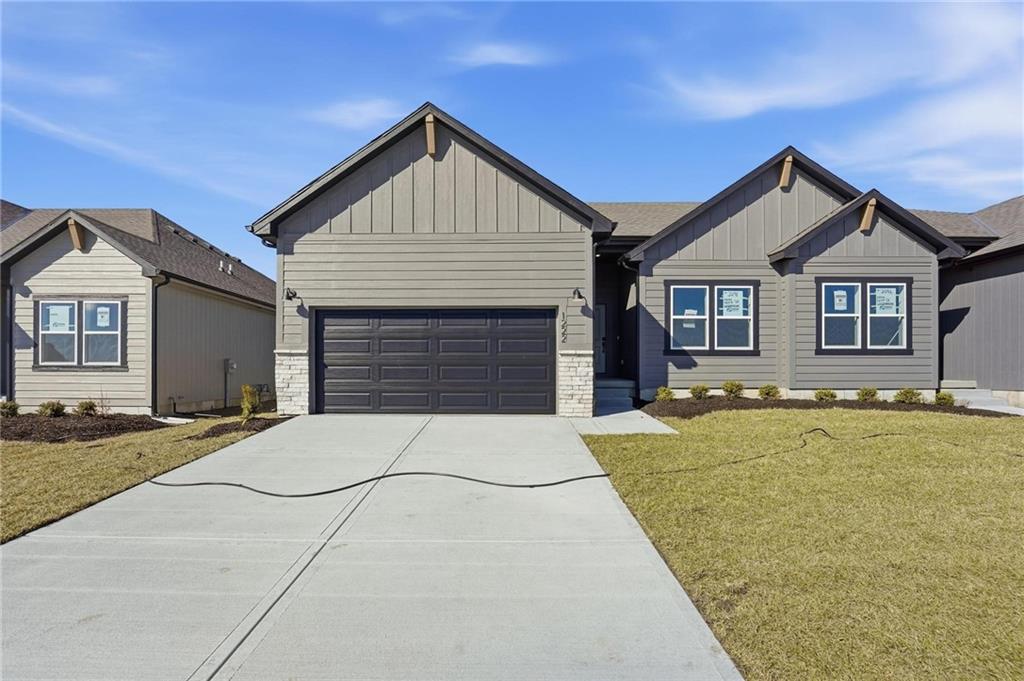 Photo of 1223 SE Windbreak Drive Lee's Summit MO 64081