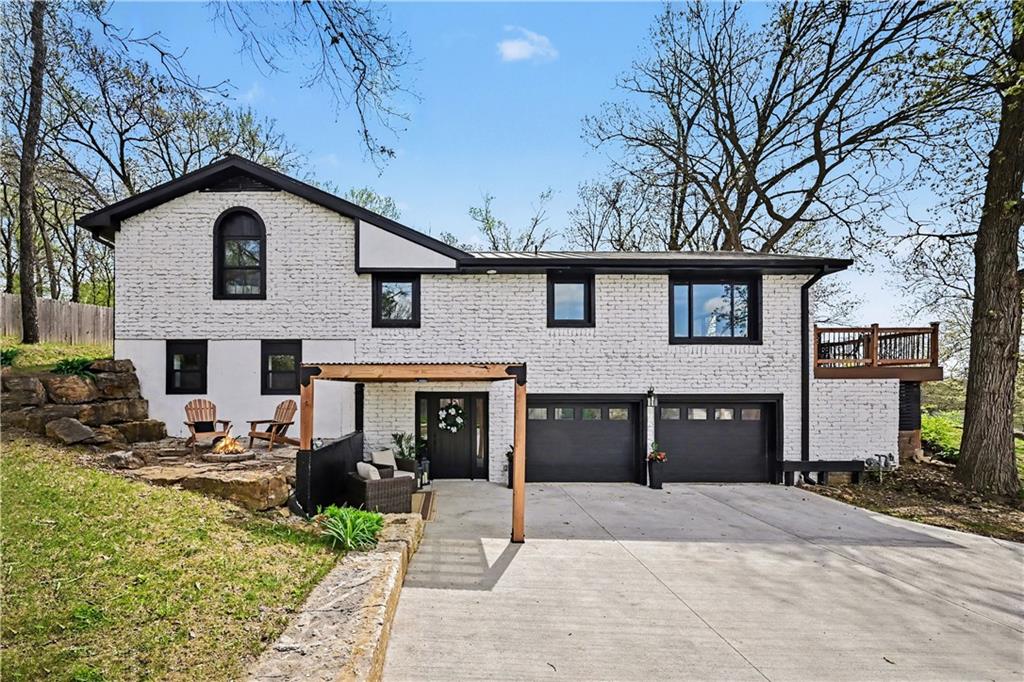 Photo of 8305 NW Forest Drive Weatherby Lake MO 64152