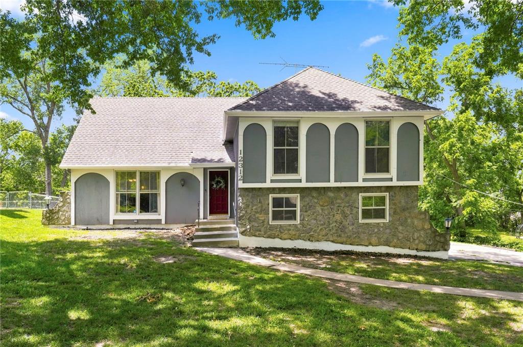 Photo of 12312 Askew Drive Grandview MO 64030