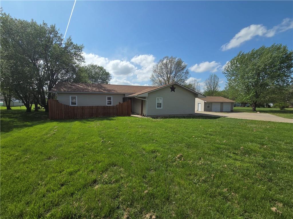 Photo of 129 NW 251st Road Clinton MO 64735