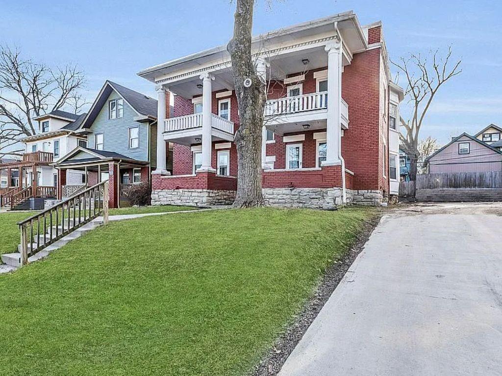 Photo of 4330 Troost Avenue Kansas City MO 64110