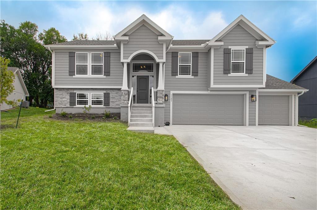 Photo of 10139 N Poplar Avenue Kansas City MO 64156