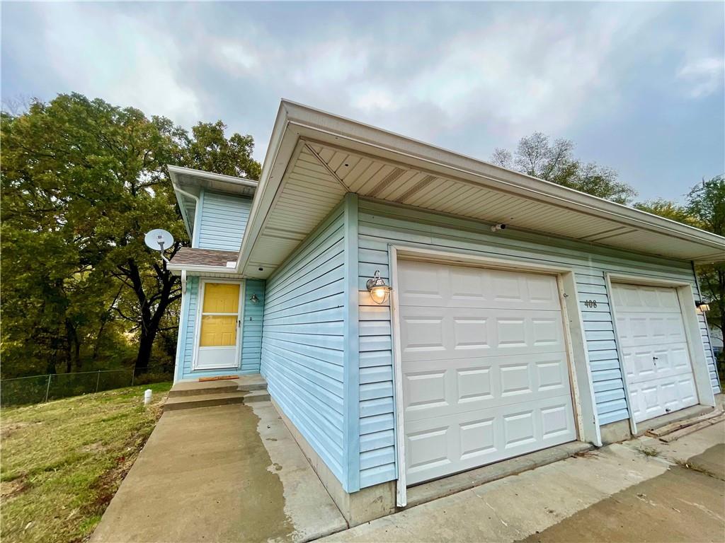 Photo of 408 E Main Unit 1 & 2 Street Smithville MO 64089