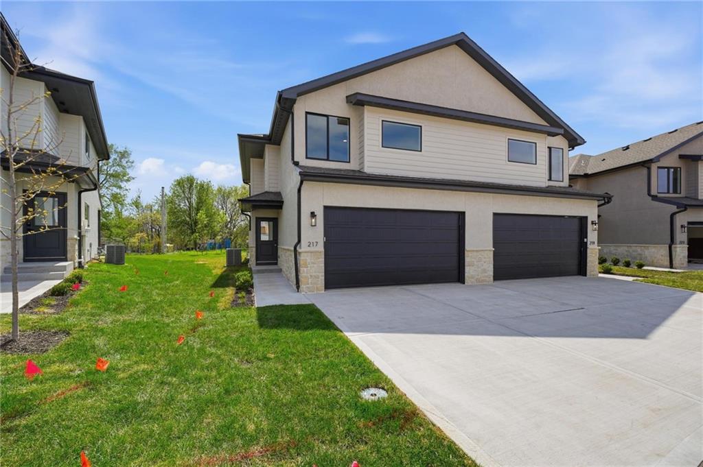 Photo of 229 NW Orchard Court Lee's Summit MO 64063