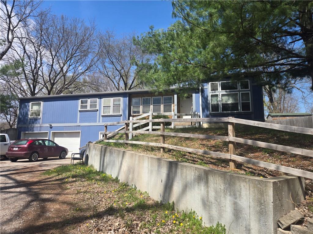Photo of 10543 County Road 375 Road St Joseph MO 64505