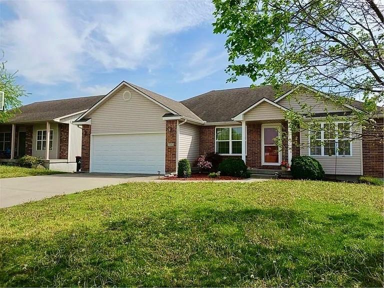 Photo of 730 Burlington Road Warrensburg MO 64093