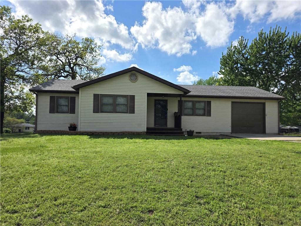 Photo of 106 S Vernon Street El Dorado Springs MO 64744
