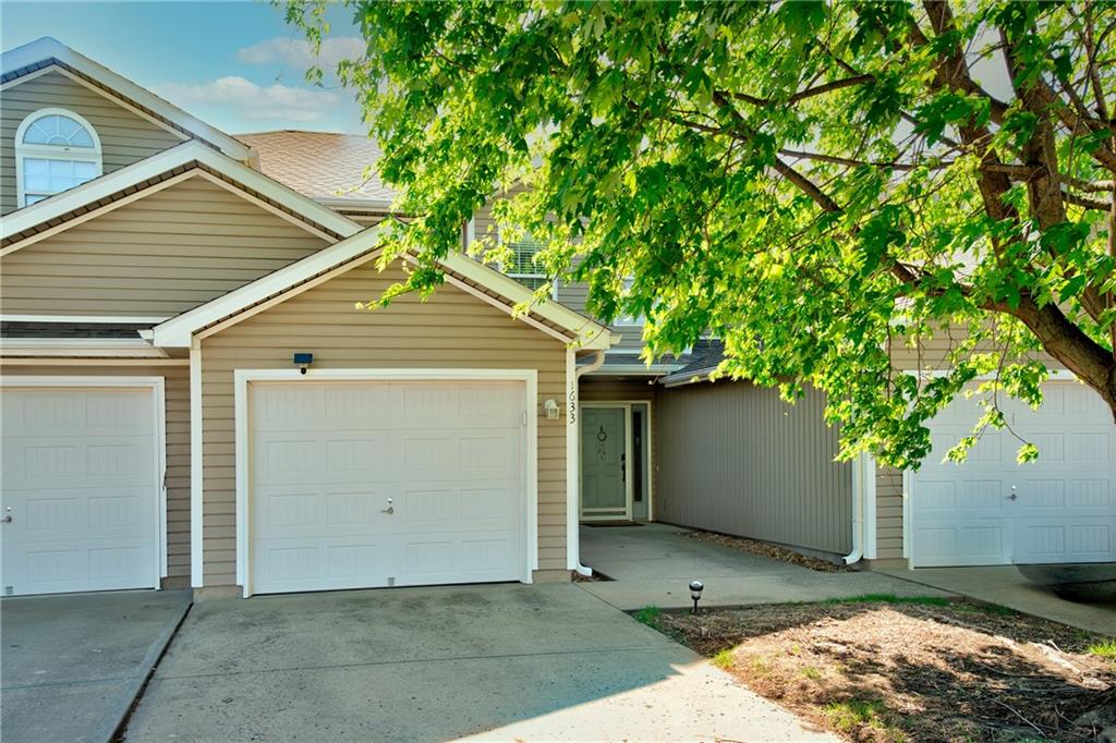 Photo of 1633 SW Highland Drive Lee's Summit MO 64081