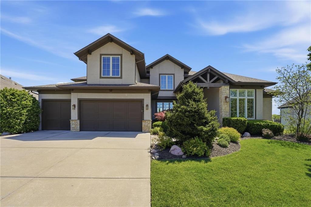 Photo of 16421 Oakmont Street Overland Park KS 66221