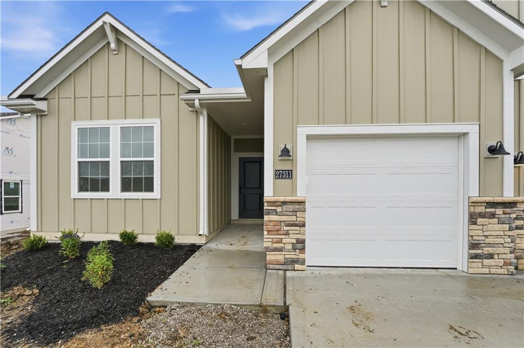 Photo of 12405 S Acacia Drive Lee's Summit MO 64086