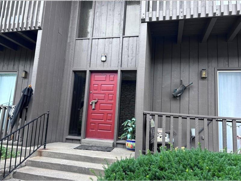 Photo of 423 W 104th Street #C Kansas City MO 64114