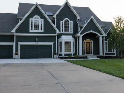 Photo of 2315 Smokey Hill Drive Lee's Summit MO 64086