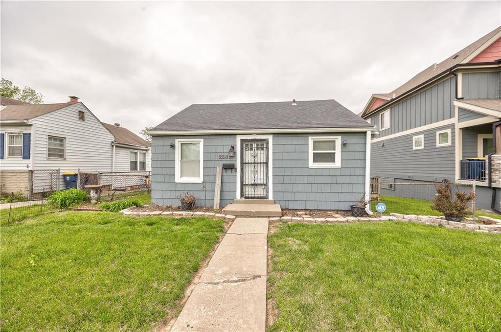 Photo of 2532 W Paseo Boulevard Kansas City MO 64108